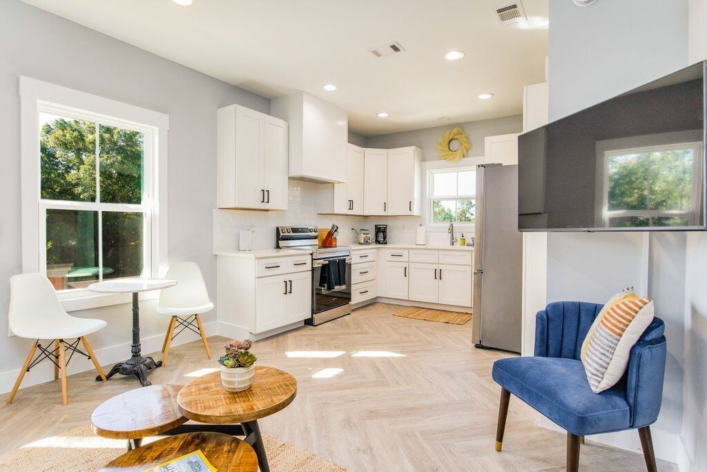 Spacious Guesthouse by Alga Brewery & Waterfront