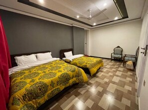 Deluxe Triple Room | Iron/ironing board, free WiFi, bed sheets - Summit Hotel Skardu (Skardu)