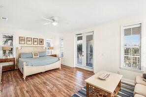 9 bedrooms, iron/ironing board, free WiFi, bed sheets - 9 Bedrooms / 6.5 Baths / Sleeps 28 / 8 Parking Spots / Pool / Steps to Beach!!! (Destin)