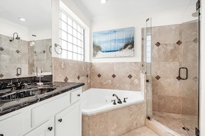 Combined shower/bathtub, hair dryer, towels, soap - 9 Bedrooms / 6.5 Baths / Sleeps 28 / 8 Parking Spots / Pool / Steps to Beach!!! (Destin)