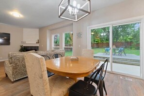Dining - #StayInMyDistrict Spacious & Updated in Eagle (Eagle)