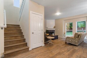 TV, fireplace, offices - #StayInMyDistrict Spacious & Updated in Eagle (Eagle)