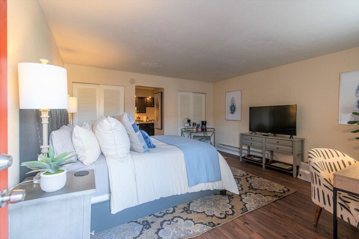 This apartment is a 0 bedroom(s), 1 bathrooms, located in Lexington, KY.