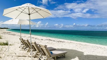 Beach nearby, sun-loungers, beach towels