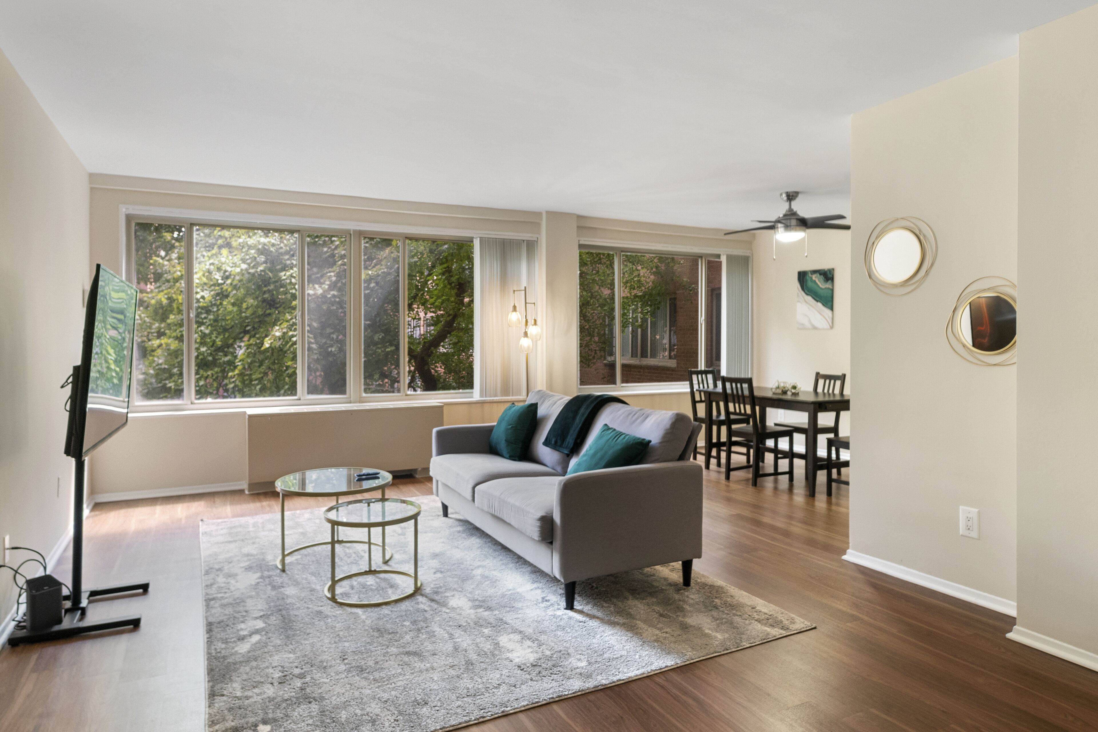 COZY One Bedroom Apartment !10 Minutes From D.C!