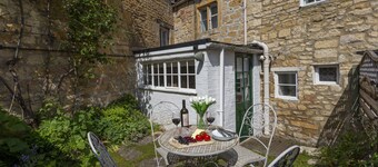 Millers Cottage beautiful listed Cotswolds property