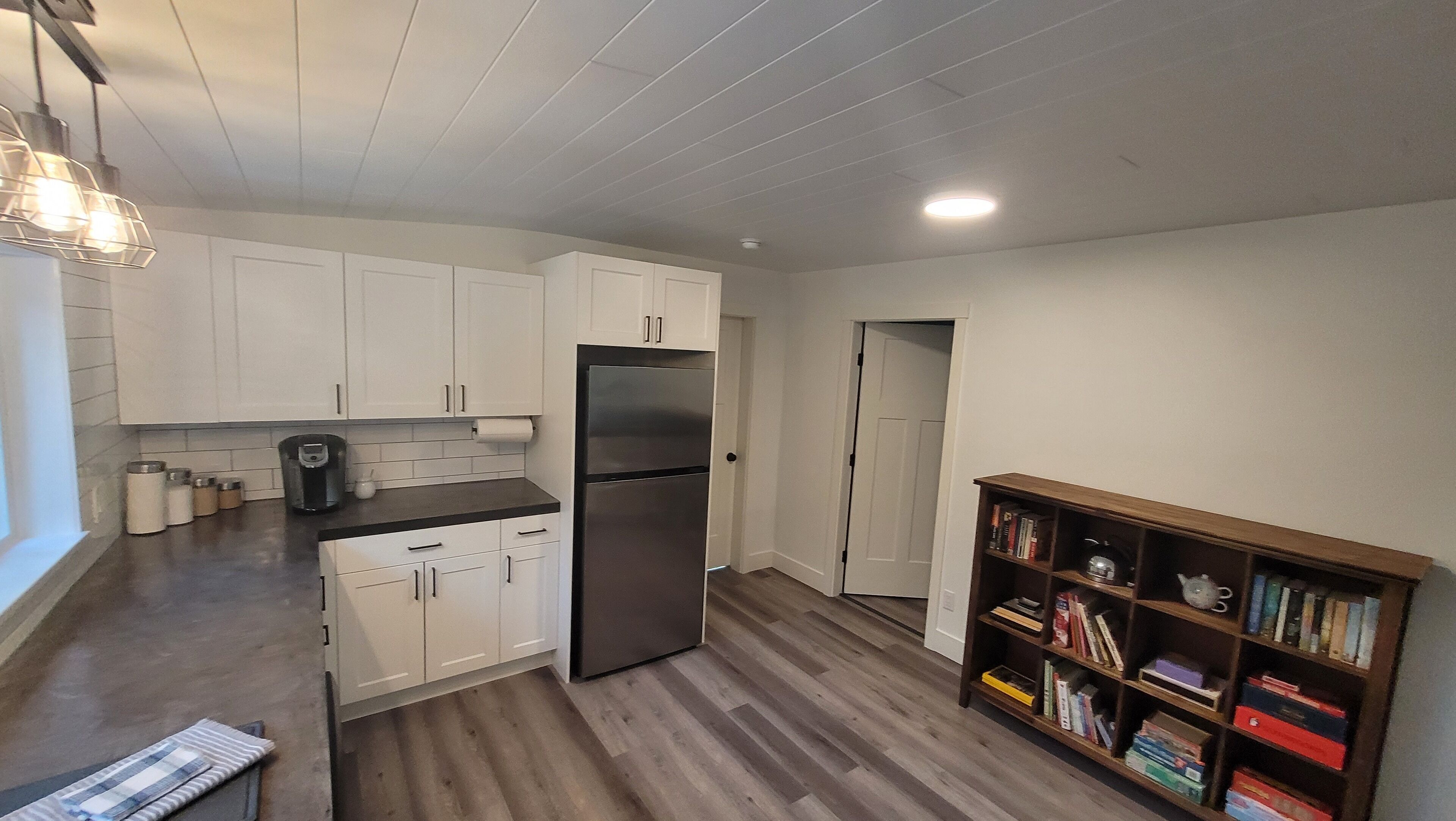 Sumas Mtn -Modern guest house w/ forest views +A/C