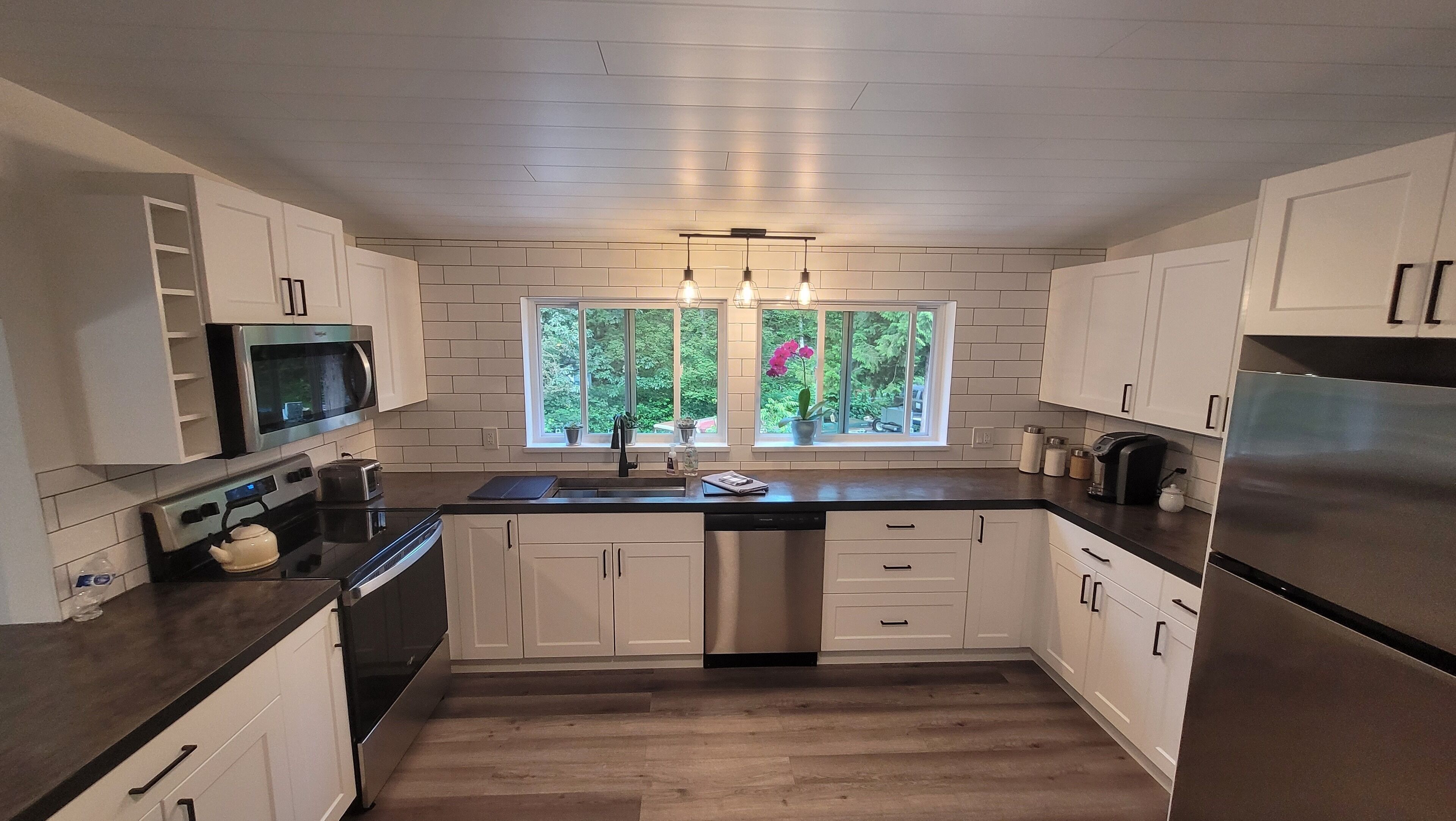 Sumas Mtn -Modern guest house w/ forest views +A/C