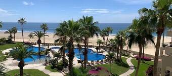 Stunning Beachfront Condo with Ocean View, few steps from the sand
