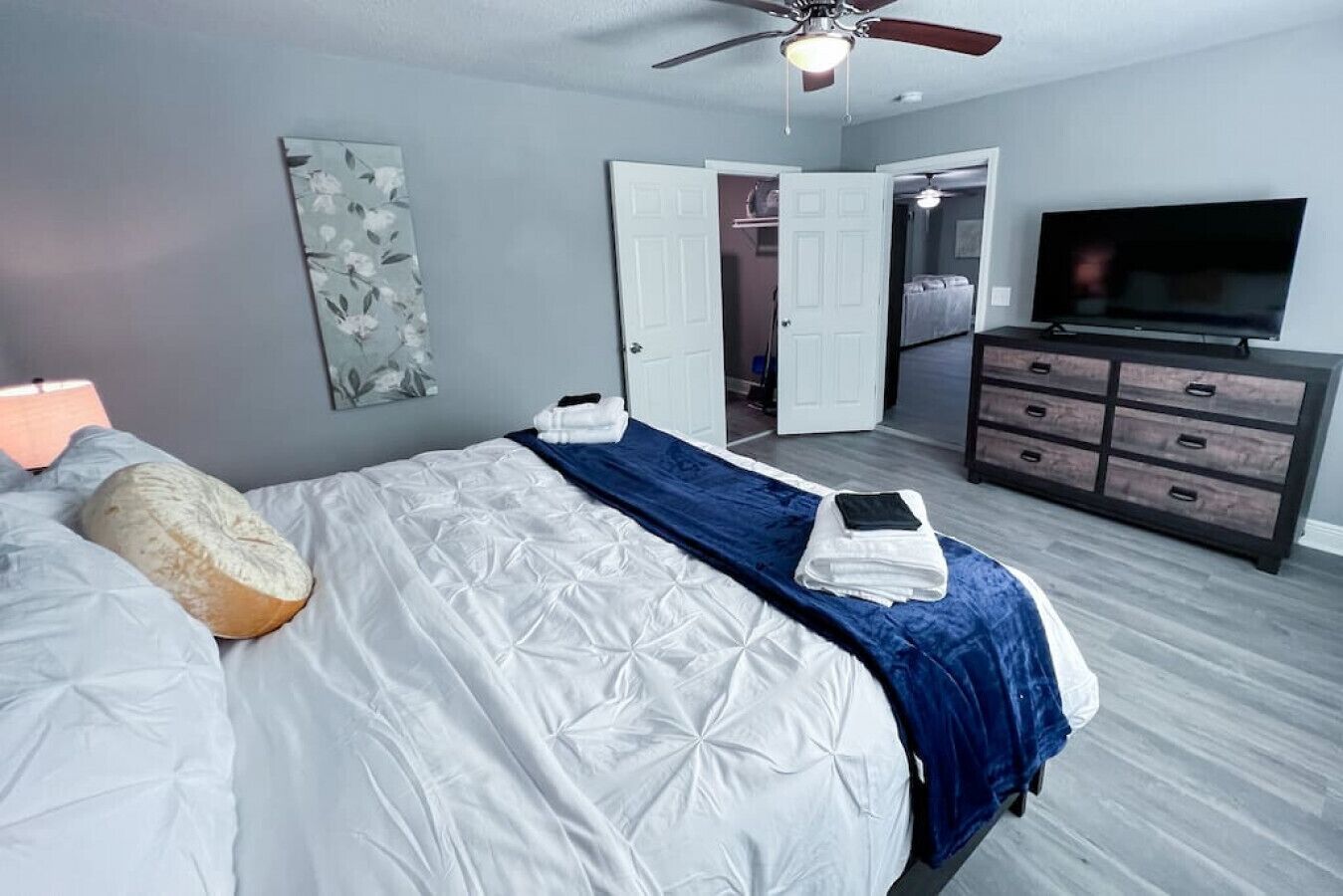 2 多间卧室、办公桌、熨斗/熨衣板、免费 WiFi