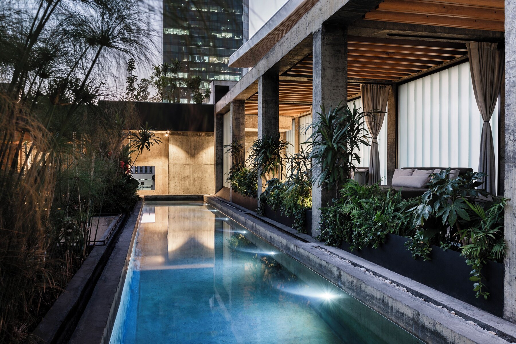 Outdoor pool, free cabanas, pool umbrellas