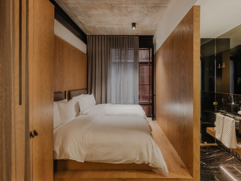 Egyptian cotton sheets, premium bedding, down duvets, in-room safe