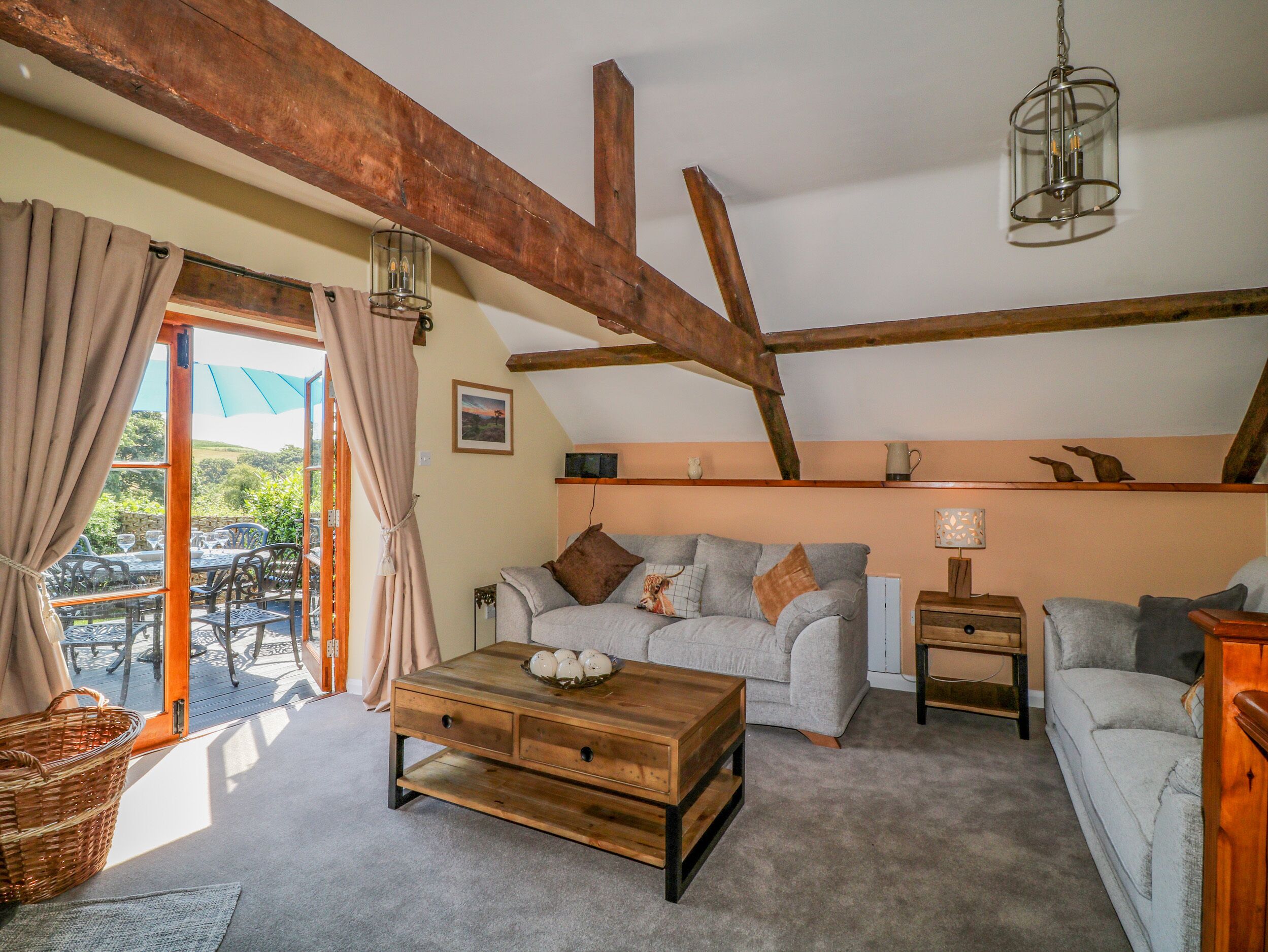 คอทเทจ | ภายใน