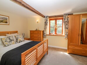 3 camere, con stile personalizzato, con arredamento individuale