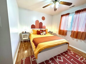 2 bedrooms, iron/ironing board, WiFi, bed sheets