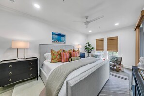 3 bedrooms, free WiFi, bed sheets - Newly Renovated Professionally Decorated Gulf Views! Pool & Beach Access. (Seacrest Beach)
