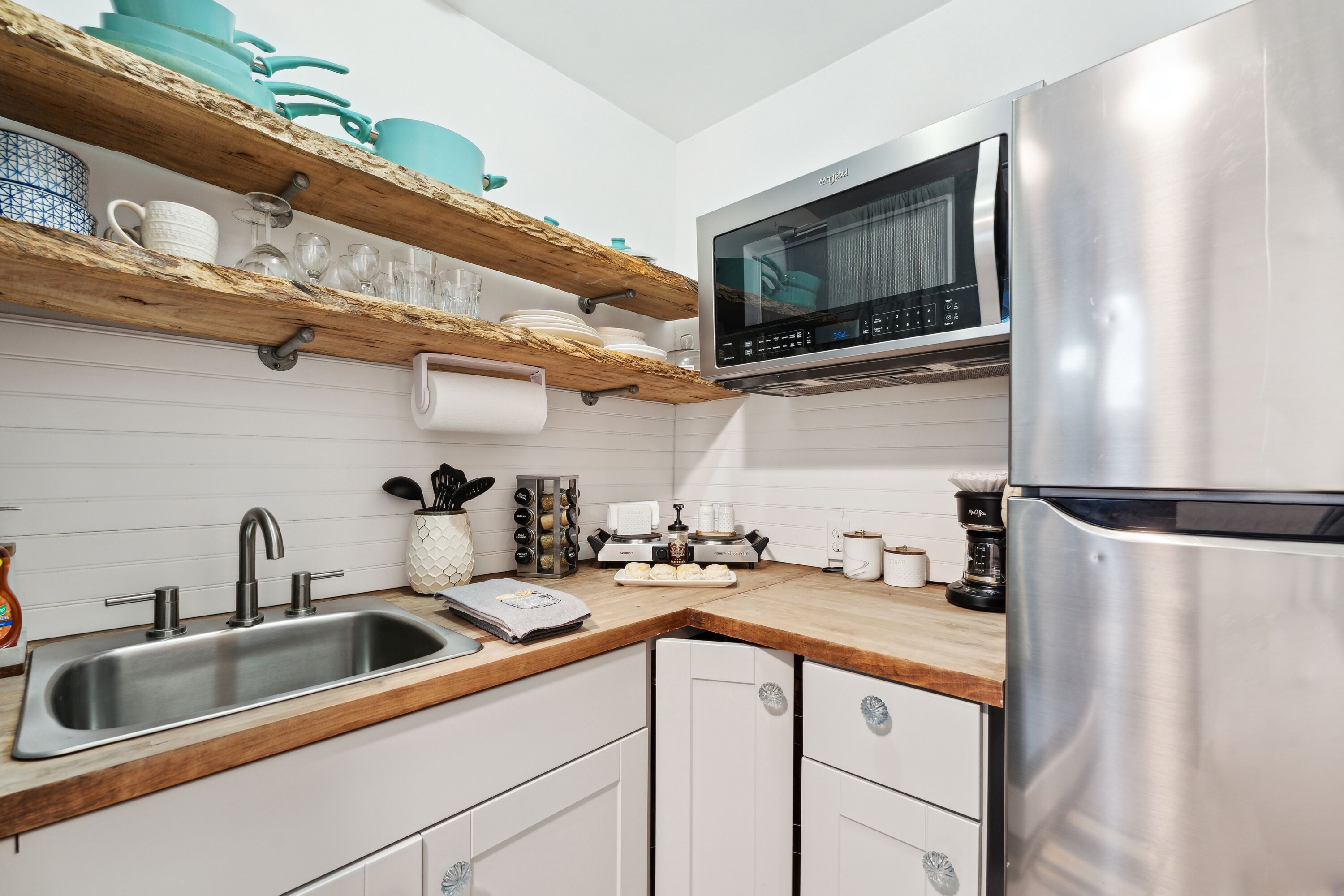 Studio @ the Hive, Cozy Cute