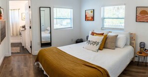 2 bedrooms, desk, iron/ironing board, travel crib