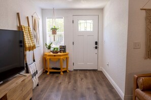 Interior - Casa Botanica of St Pete (St. Petersburg)