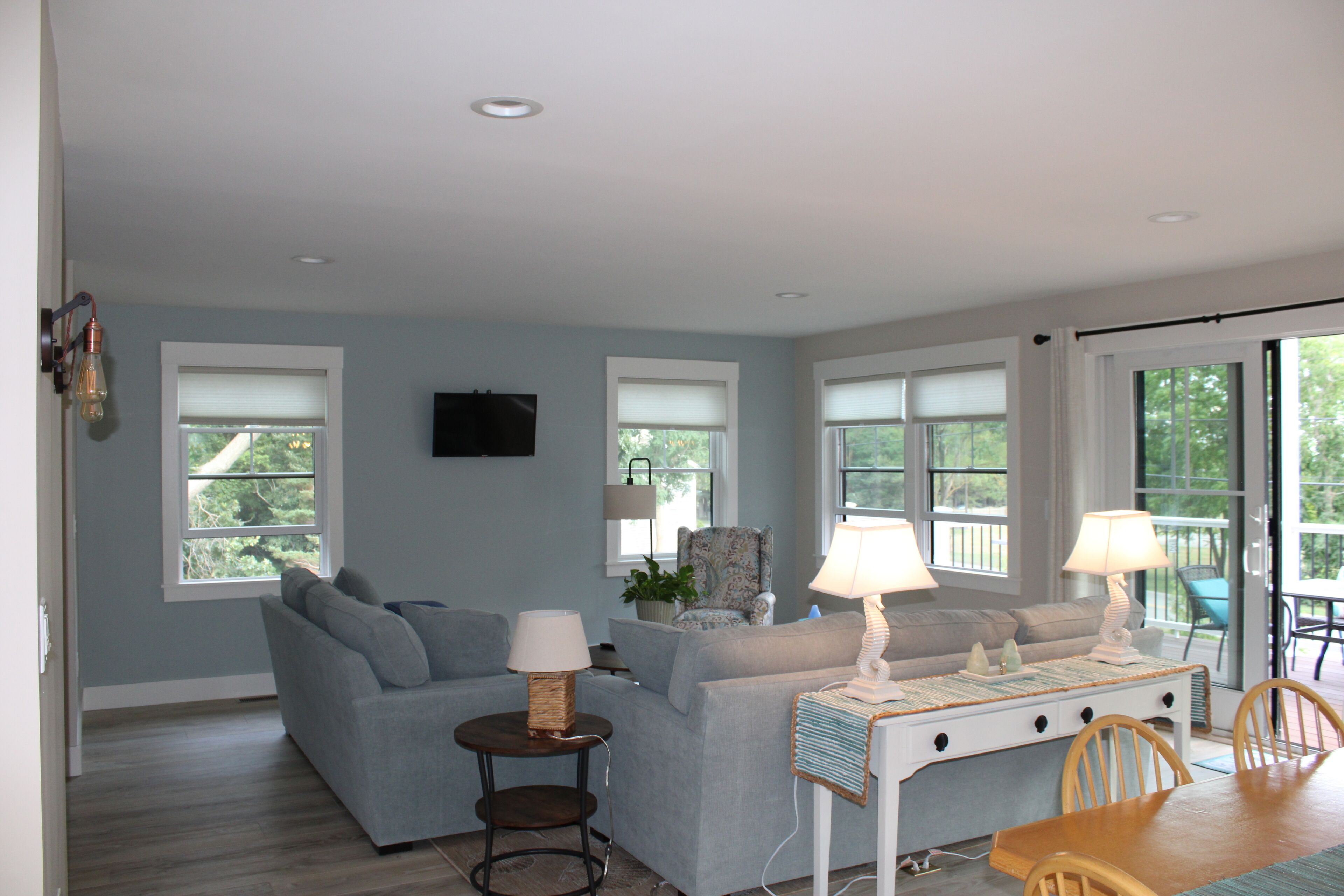 New 4 bedroom home in Beach Community