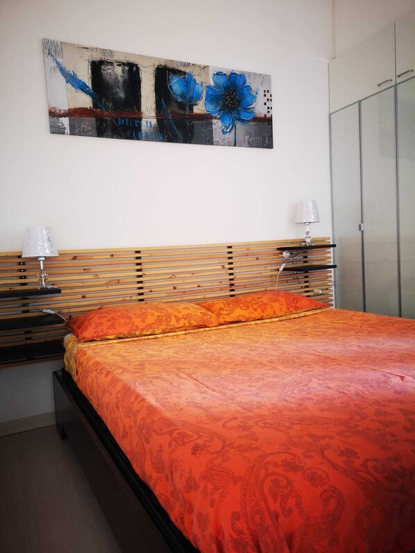 1 chambre, fer et planche à repasser, accès au Wi-Fi (inclus)