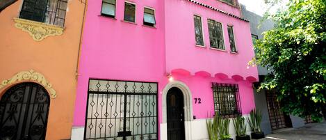 Fachada da propriedade