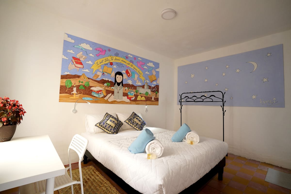 Comfort Room, 1 Queen Bed, Private Bathroom | 1 bedroom, premium bedding, down duvets, individually decorated