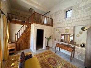 Premium bedding, minibar, desk, laptop workspace - Şikeft Butik Otel (Midyat)