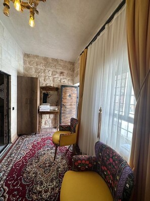 Premium bedding, minibar, desk, laptop workspace - Şikeft Butik Otel (Midyat)