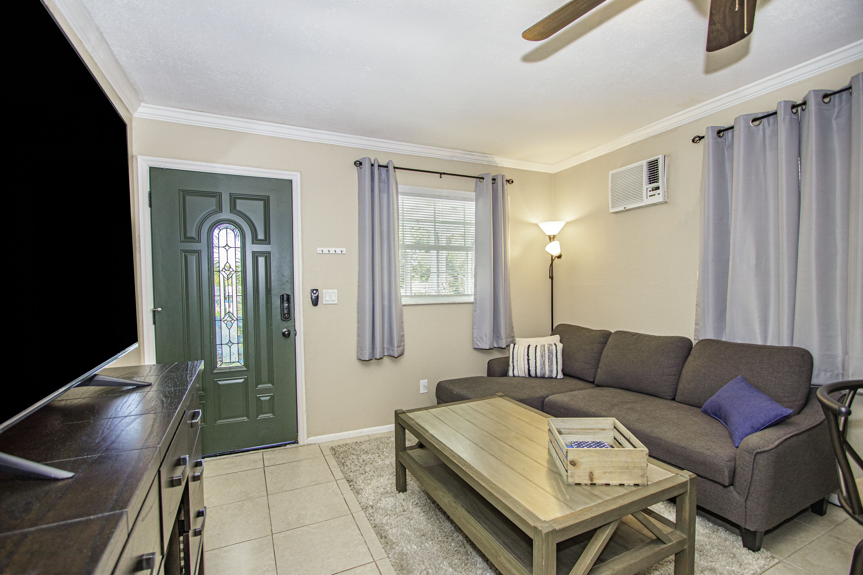 Cozy Clearwater Apt w/ King Bed & Private Balcony