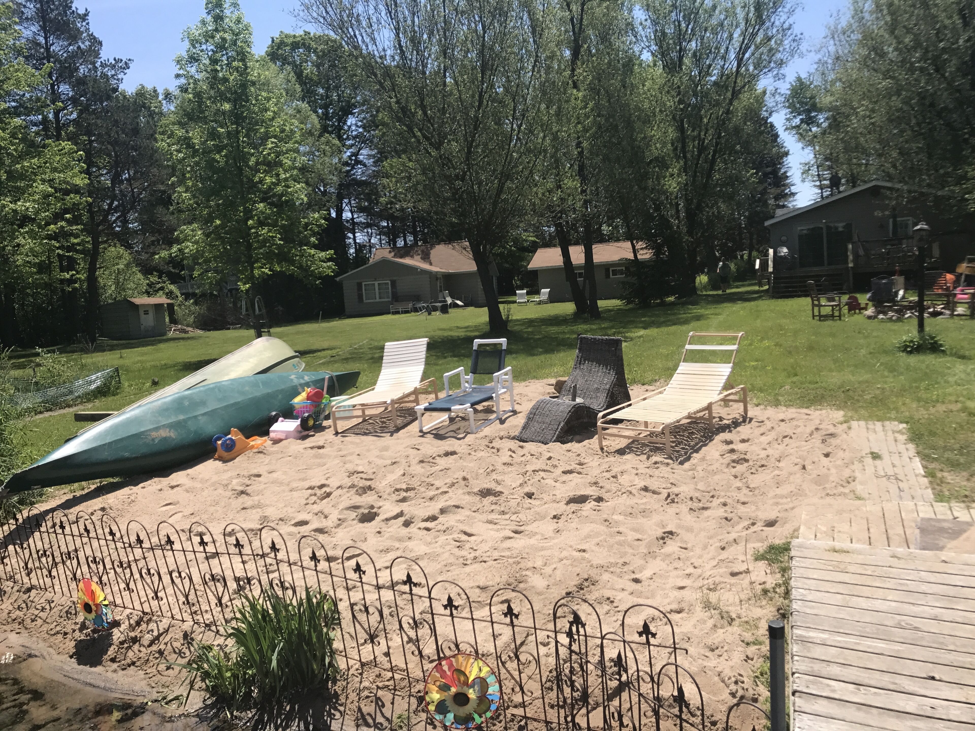 Lakefront, Mt Morris, Wi 3 bed 1.5 ba home with great sand beach on 5 lake chain