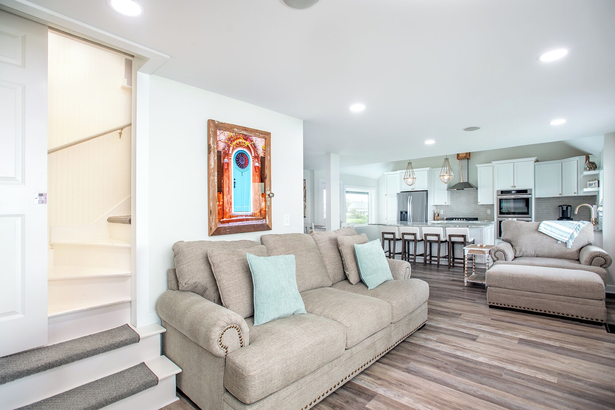 Smart TV, computer monitors