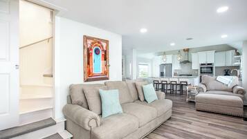 Smart TV, computer monitors