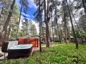 Tina de hidromasaje al aire libre