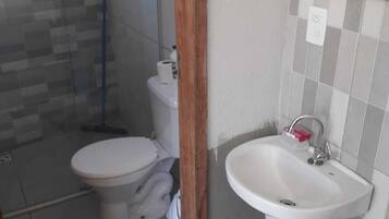 Standard Double Room | Bathroom