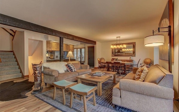 Smart TV, fireplace, DVD player