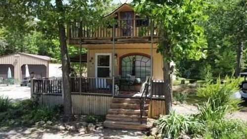 The Summer Shanty; quiet & cozy!