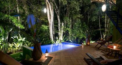 Casa do Arvoredo - casa com serviços