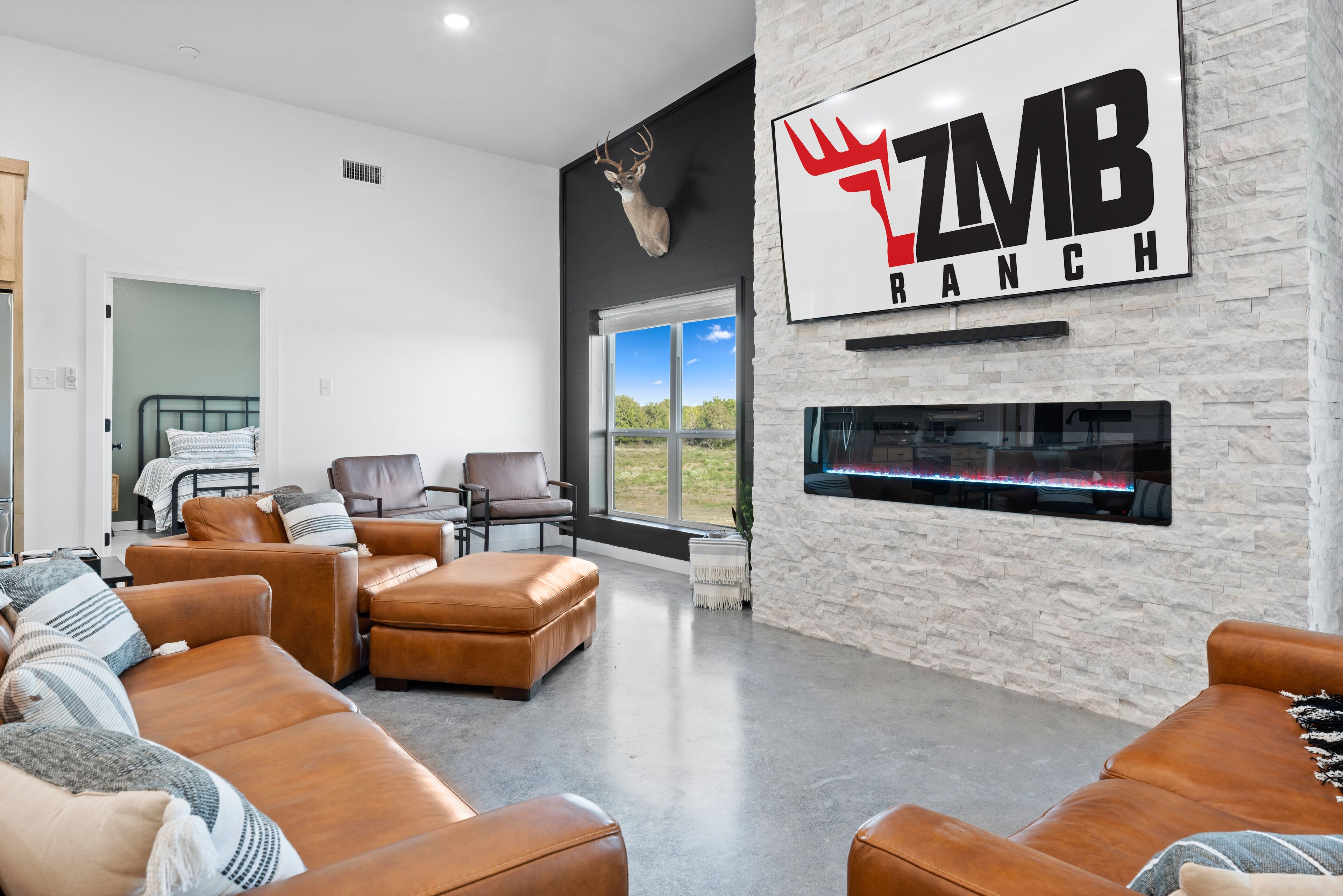 40 Acre Country Retreat Minutes from Downtown Waco