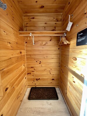 Interior - Cozy home near Woodstock/Saugerties. Pets welcome! (Saugerties)