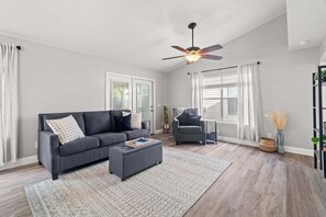 Smart TV, reproductor de DVD, videoteca y impresora 