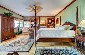 8 bedrooms, WiFi, bed sheets