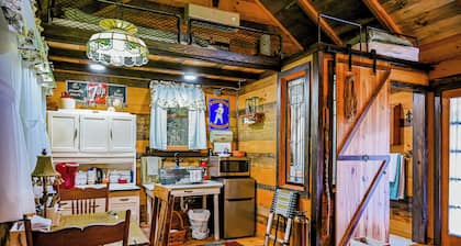 Fabulous Shack in the heart of Tellico Plains...