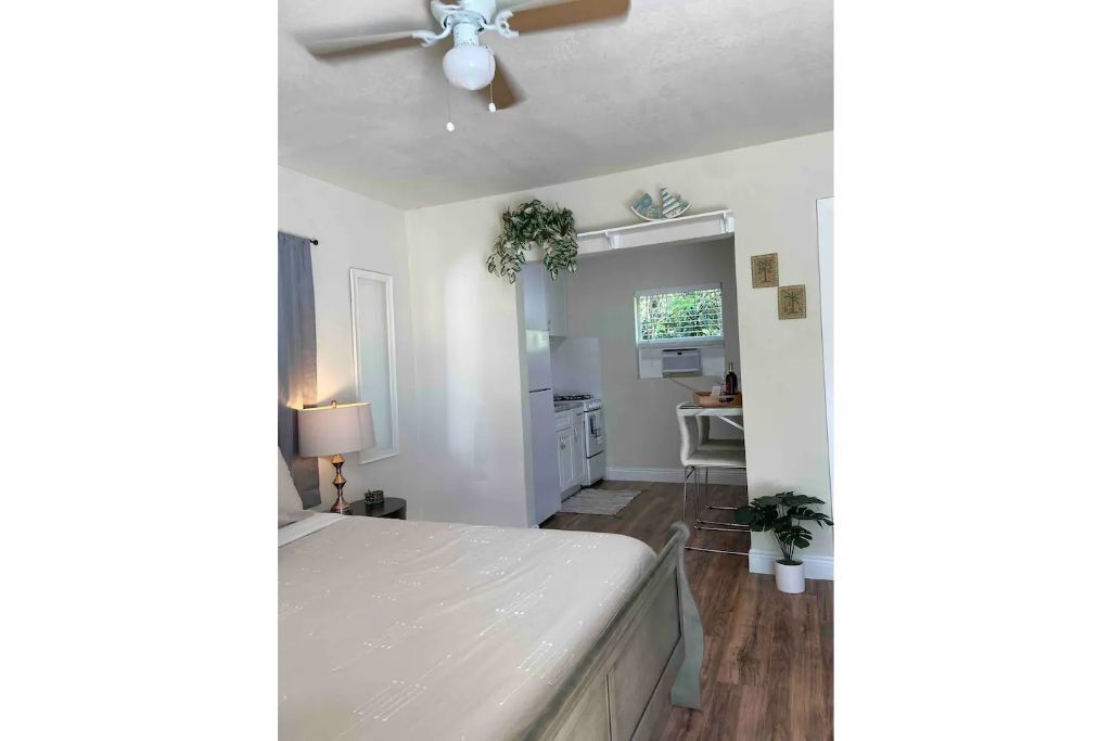 Apt 2 Comfortable and cozy, 5 min from beach