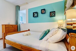 1 chambre, fer et planche Ă repasser, Wi-Fi gratuit, draps fournis
