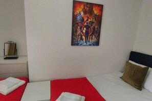 2 bedrooms, desk, iron/ironing board, free WiFi - Coventry 59 Michaelmas Spacious Pet Friendly 2 Bedroom House (Coventry)
