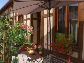 Outdoor dining - Au Clos Champenois - Lusigny SUR Barse (LUSIGNY SUR BARSE)