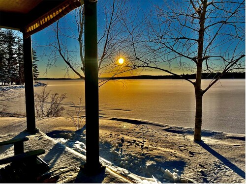 Find Your Bliss at this Private and Captivating Lakeside Retreat