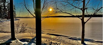 Find Your Bliss at this Private and Captivating Lakeside Retreat