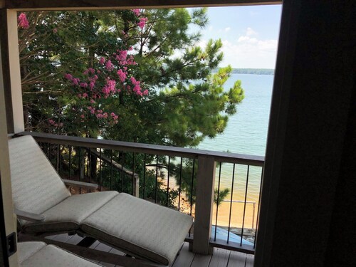 Cozy Lakefront Log cabin with miles of view plus small beach!